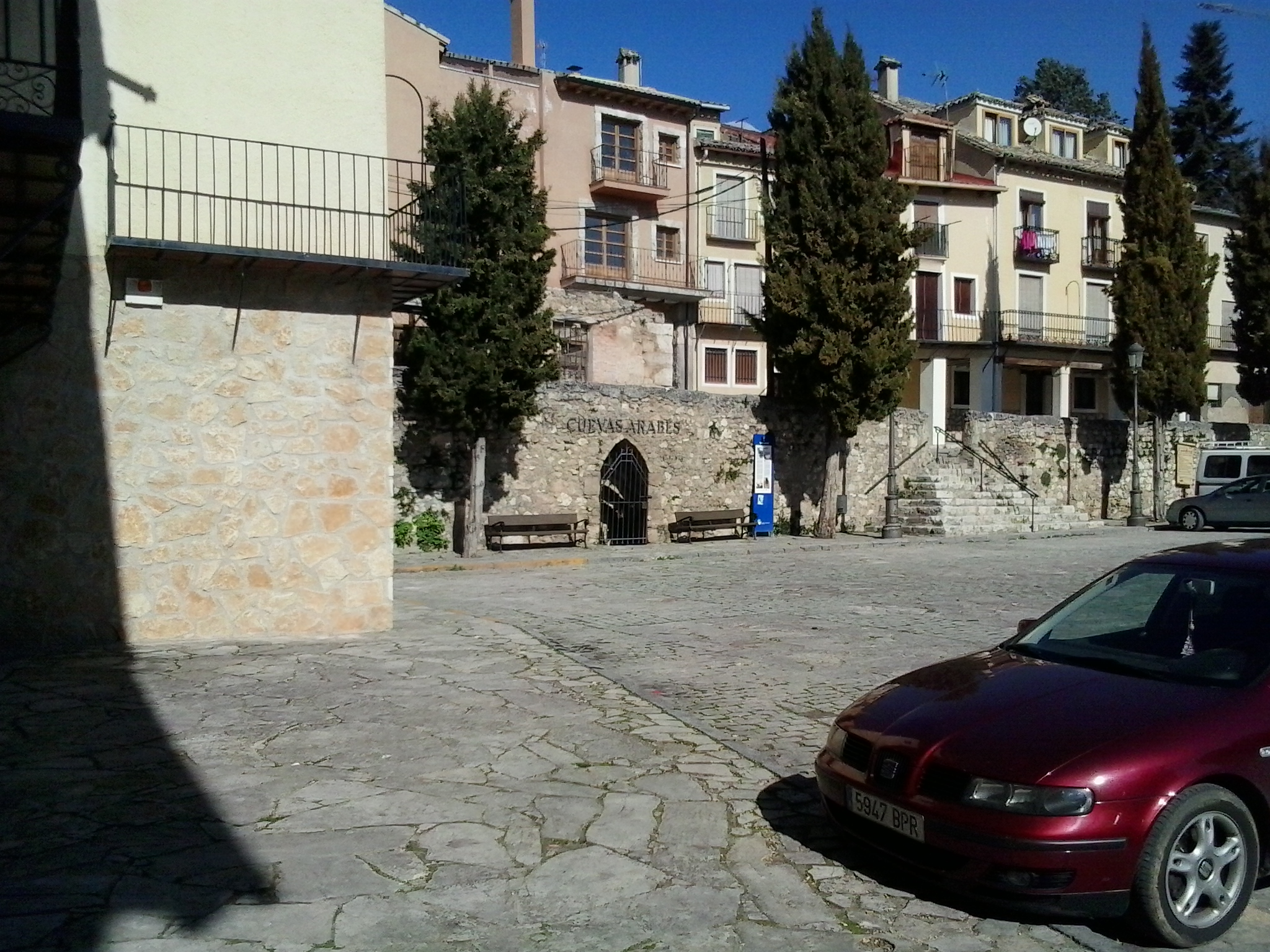 Entrada a las cuevas árabes